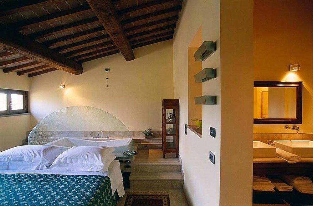 Vogue Hotel