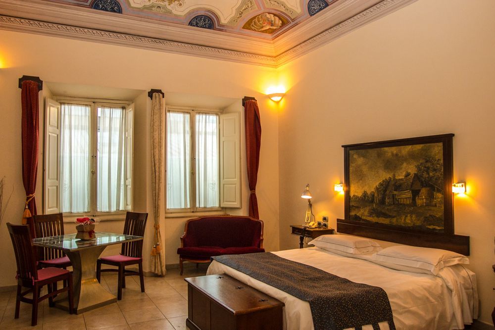 Vogue Hotel 4*